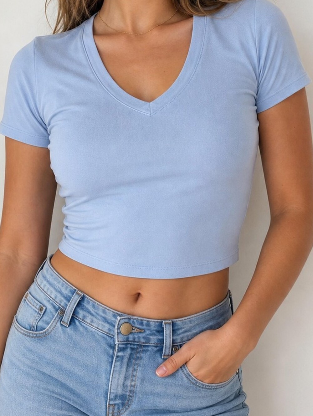 Light Blue V-Neck Crop Top Women’s Tshirt Size Medium